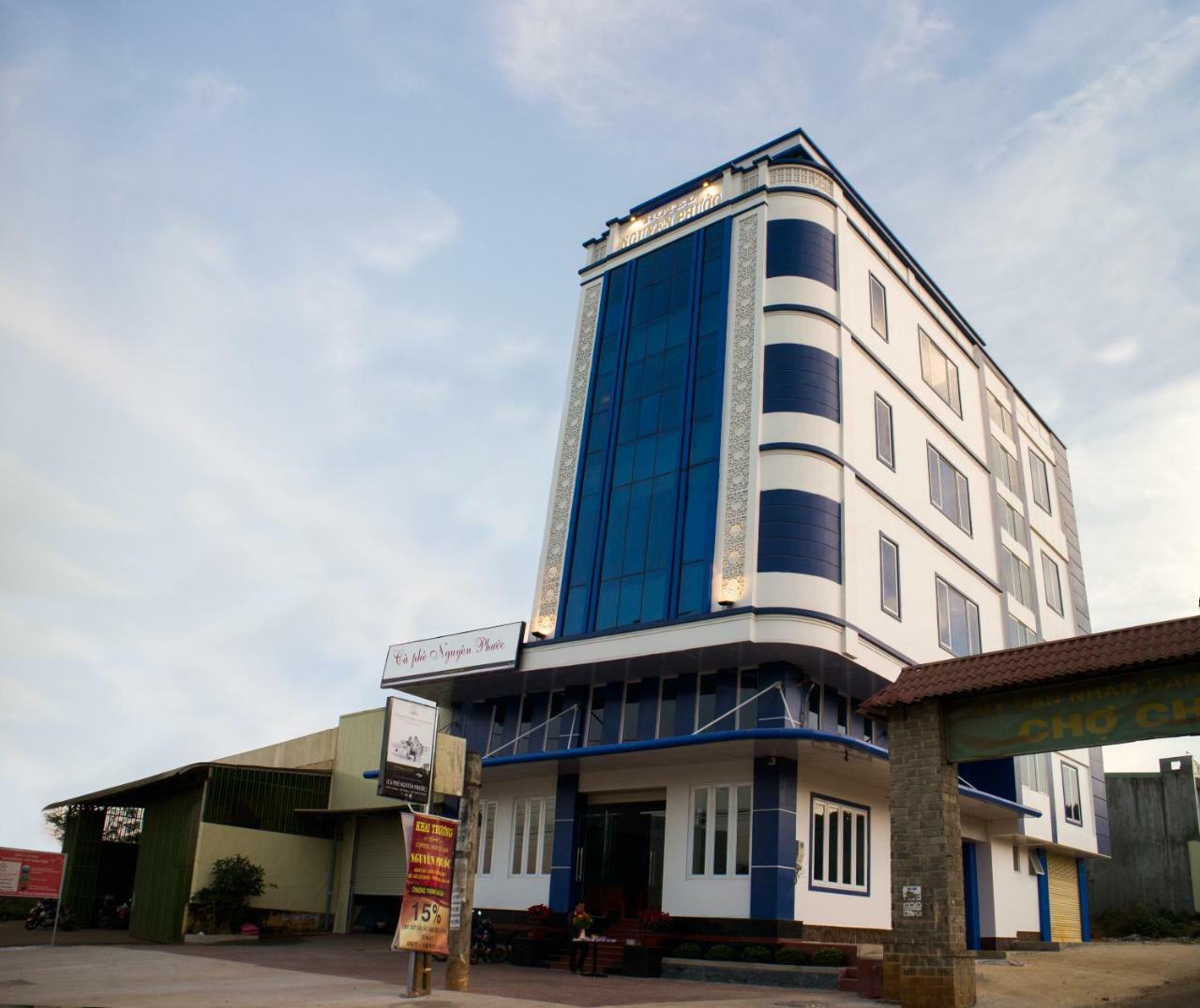 Hotel Nguyen Phuoc Pleiku Dış mekan fotoğraf