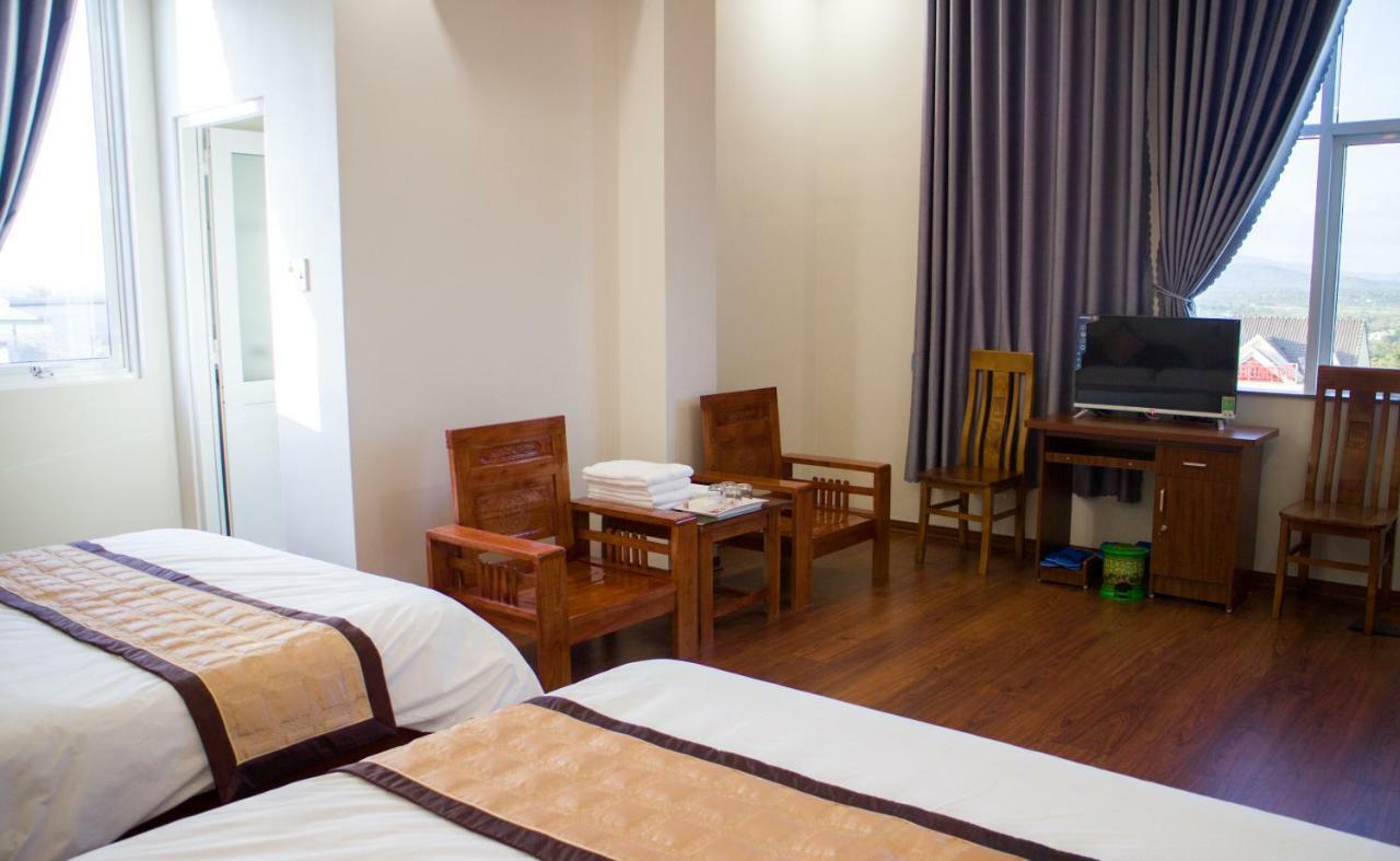 Hotel Nguyen Phuoc Pleiku Dış mekan fotoğraf